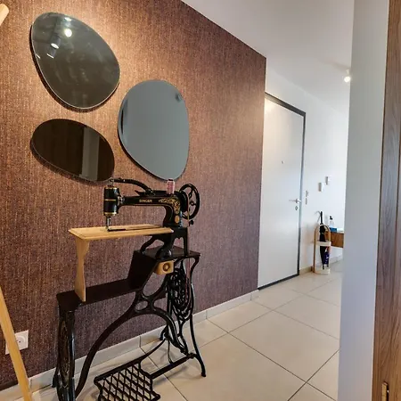 Le Reposoir - New 2 Bedroom With Terrace & Garage شقة