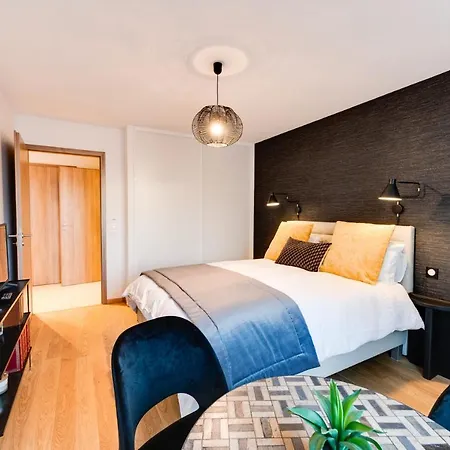 Le Reposoir - New 2 Bedroom With Terrace & Garage *
