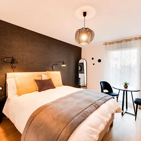 Le Reposoir - New 2 Bedroom With Terrace & Garage *