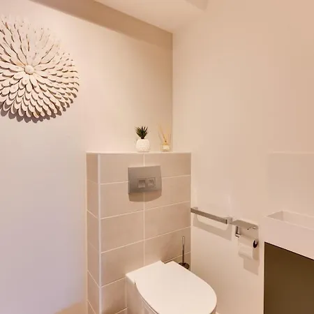 شقة Le Reposoir - New 2 Bedroom With Terrace & Garage *